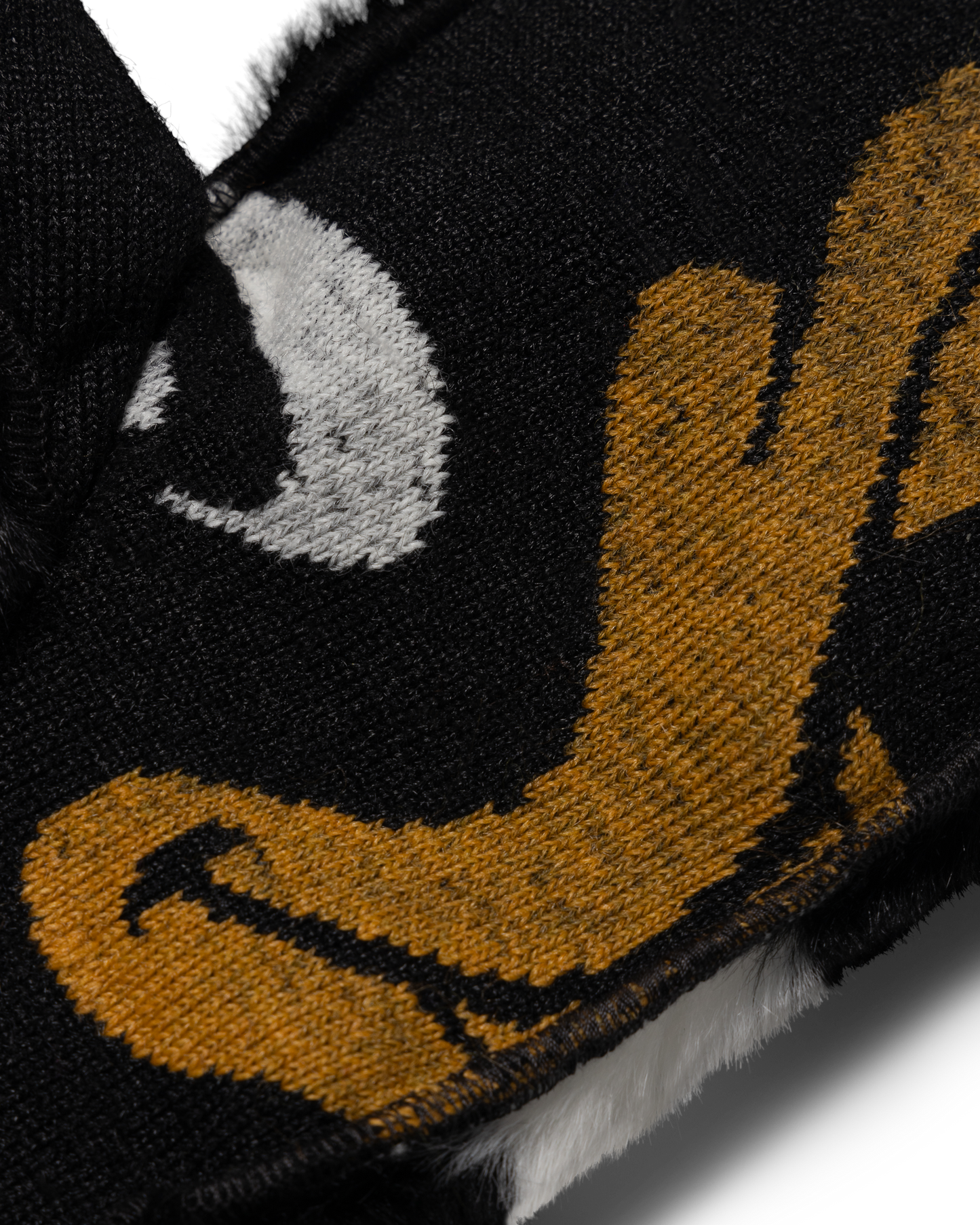 Fuzzy Duck Does He Mittens