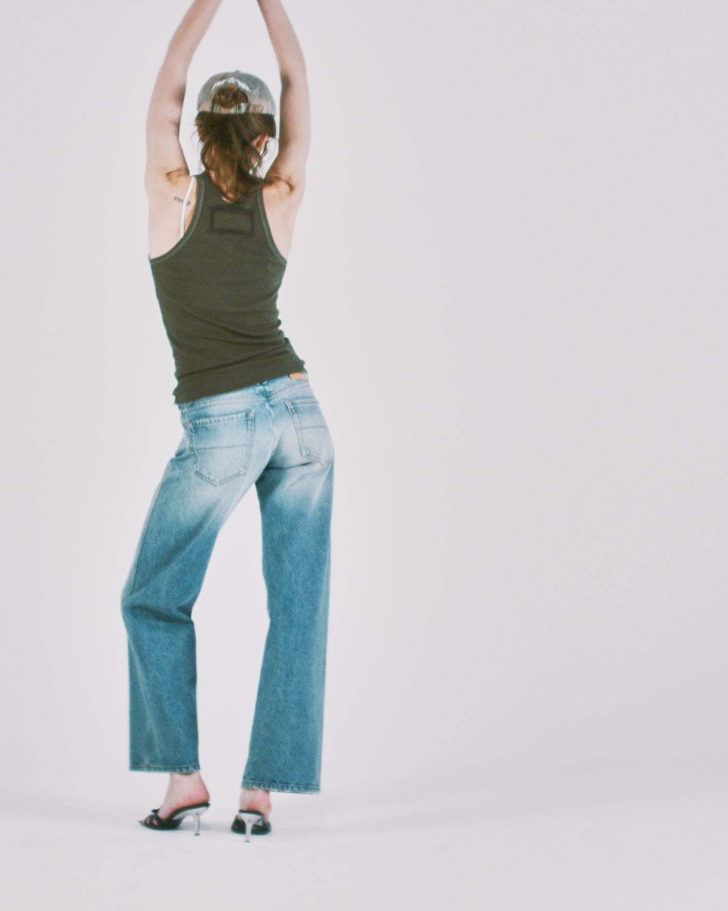 Distressed Low Rise Tyrone Jean