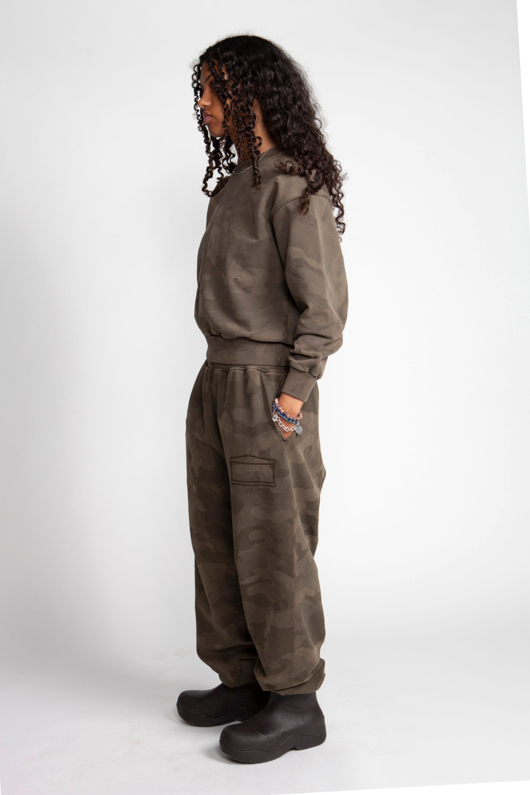 Load image into Gallery viewer, Aged Camo Sweatpant