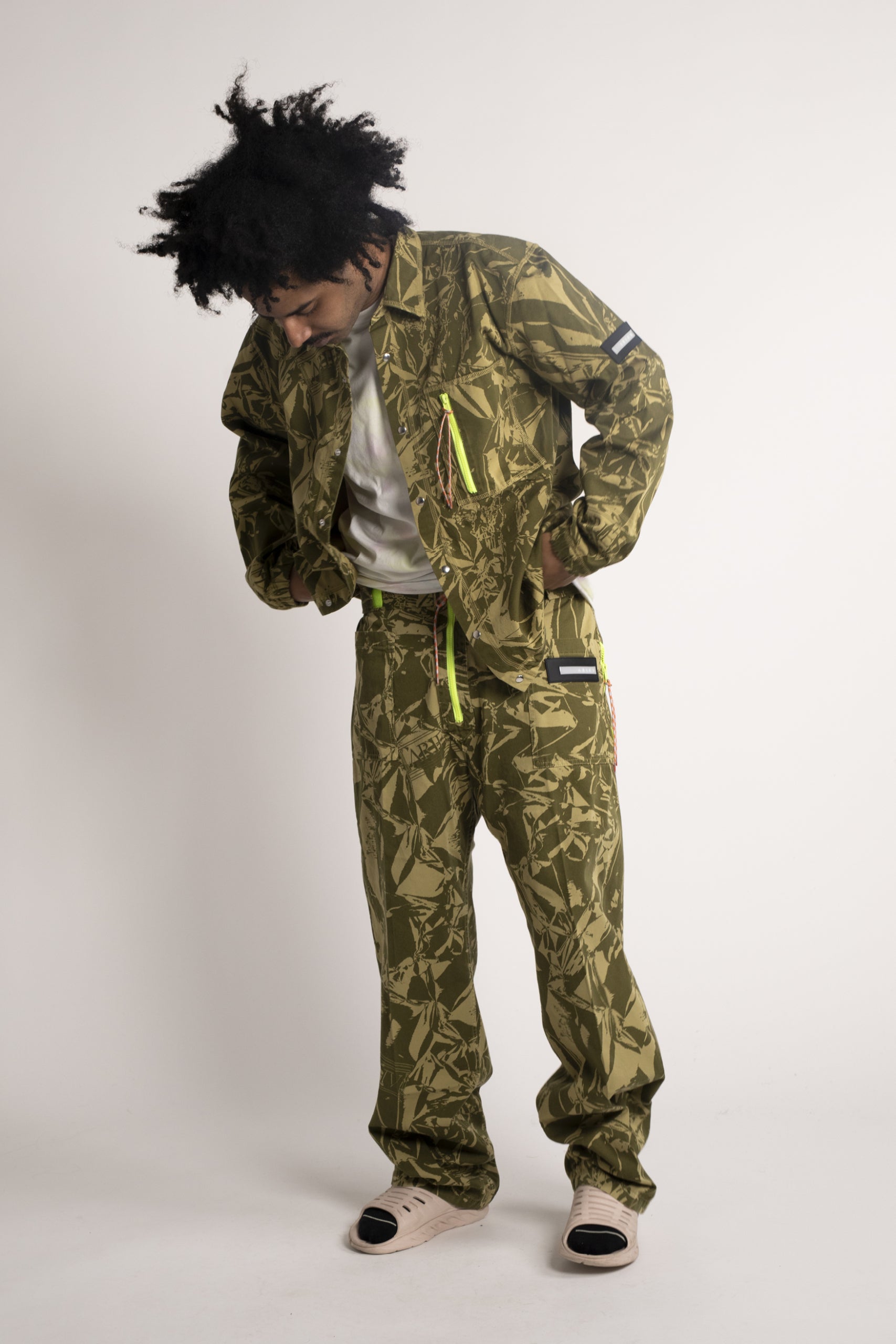 Load image into Gallery viewer, Crinkle Camo Walking Trouser