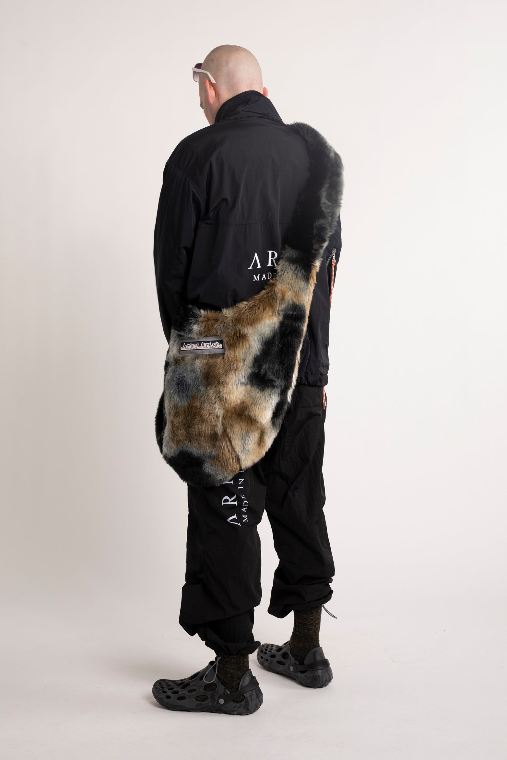 Load image into Gallery viewer, Fur/Nylon Reversible Cave Bag