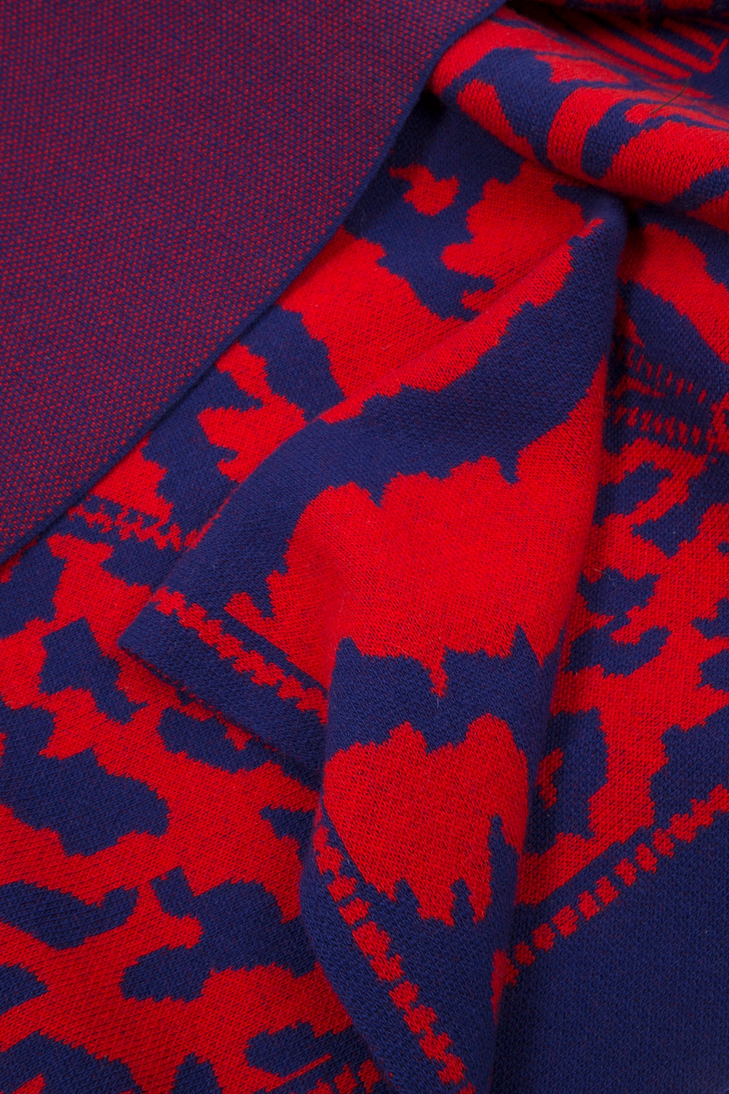Zip jacquard blanket